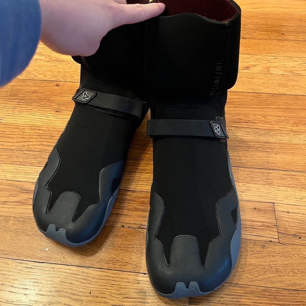 Men's Size 12 XCEL Infiniti 5.0 Wetsuit Boots